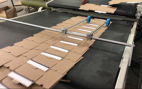 지퍼 운송 박스를 위한 CE 자동 양면 테이프 적용 기계 18KW 380V